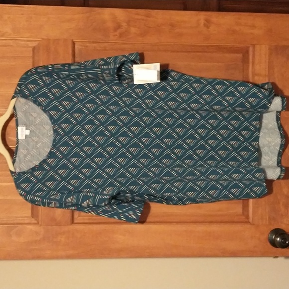 LuLaRoe woman's size M short sleeve tunic- Irma-NWT - Picture 10 of 10